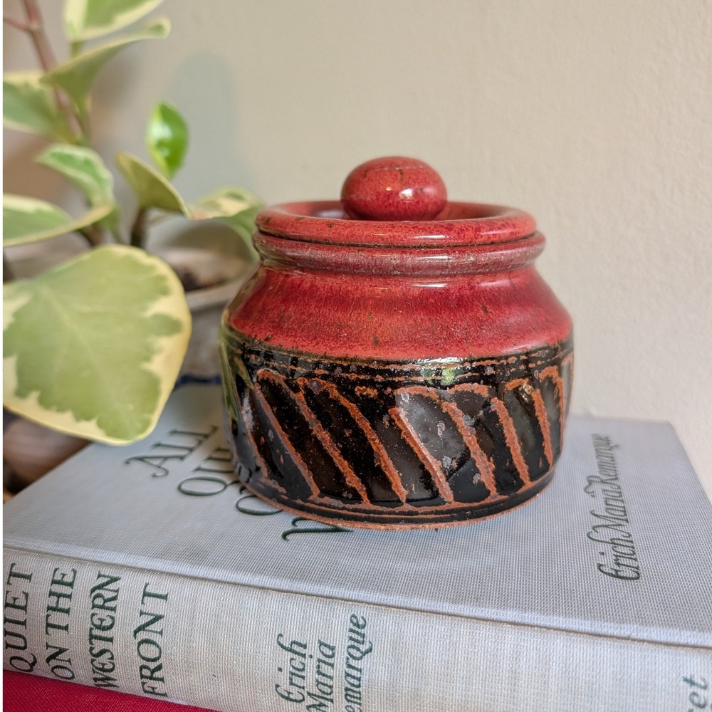 Studio Pottery Lidded Jar Red Black Stoneware Signed Schwab Horse Stamp 3.5in
